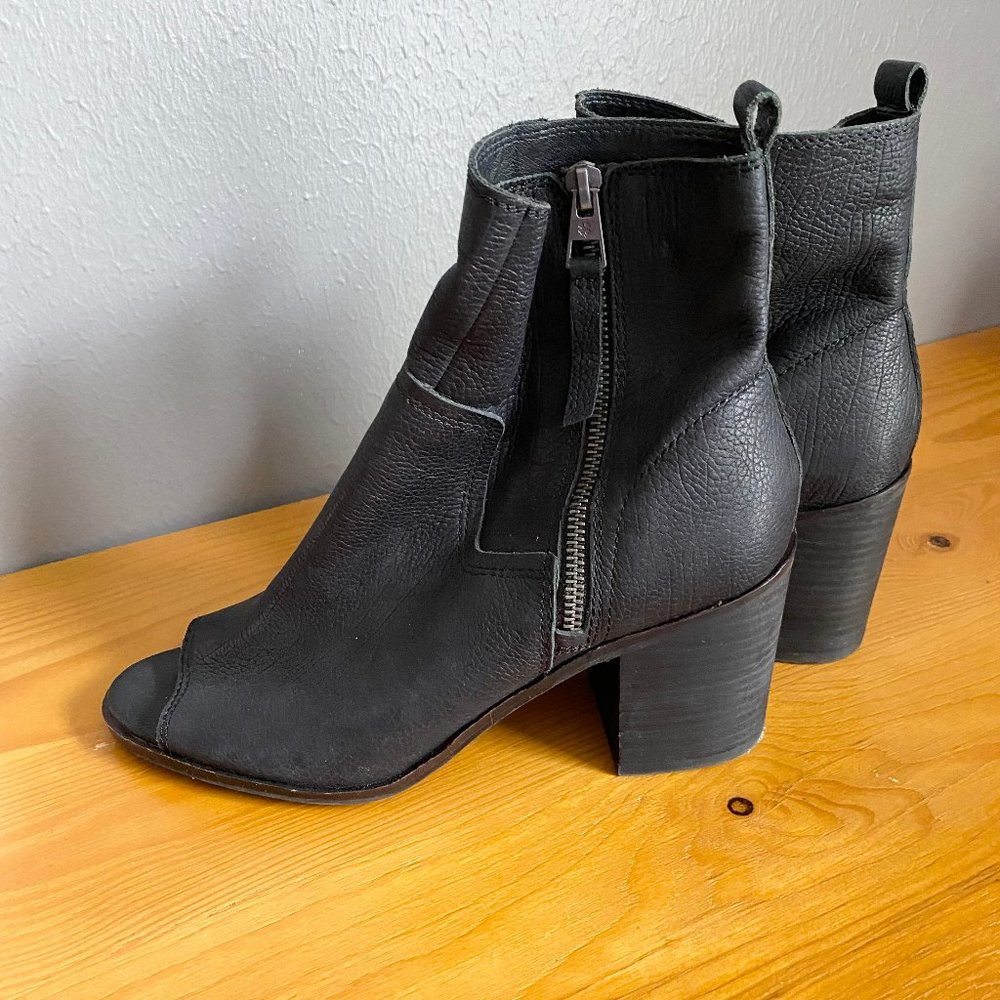 Lucky Brand Terrie Peep Toe Booties, Black NEW